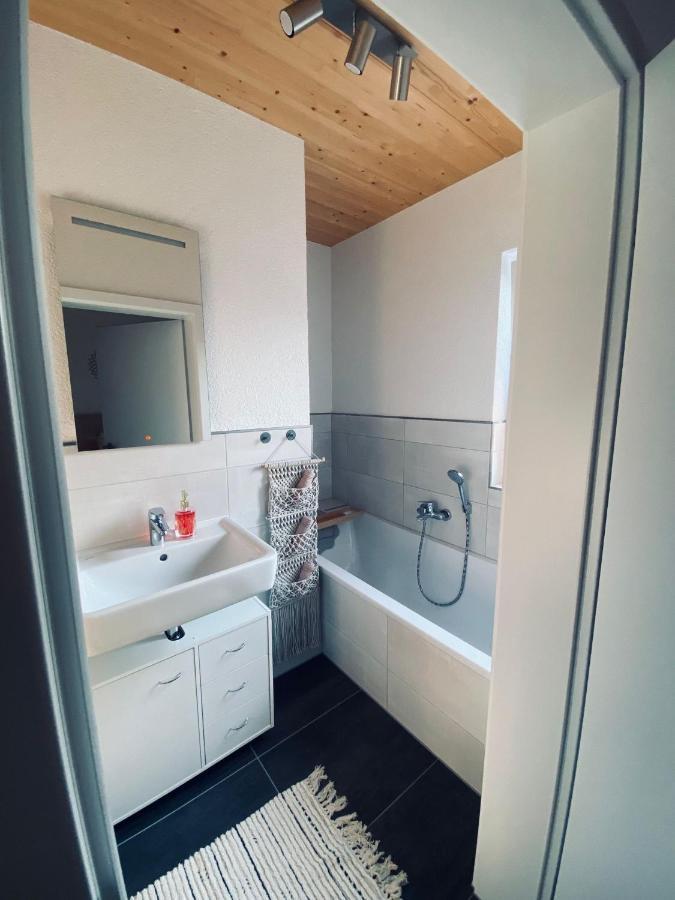 Zimmer M. Eigenem Bad Und Badewanne Direkt Am Wald Amöneburg Kültér fotó